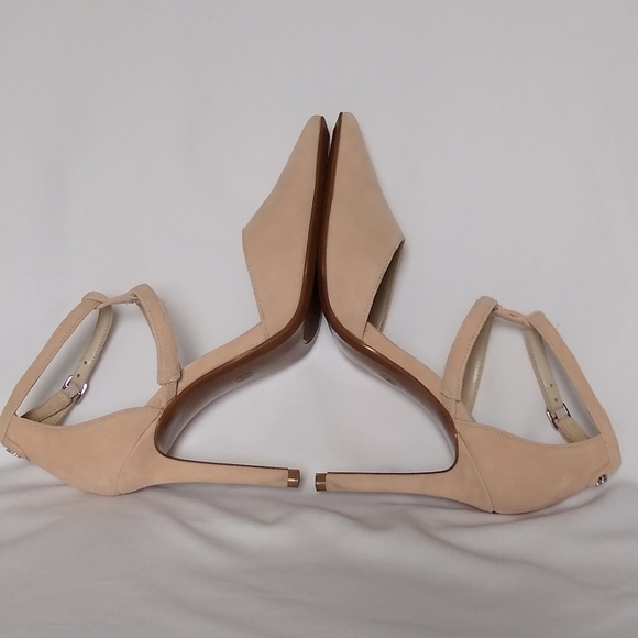 Flirty Elegant Calvin Klein Suede Nude/Tan Heels with Stiletto Design Sz 5 - Picture 4 of 10